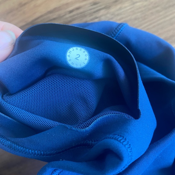 Lululemon In Movement Everlux Leggings Blue Size 2 - Picture 10 of 13